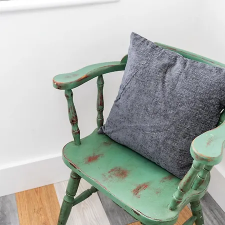 Chic 3 Bedroom With Balcony & Free Parking Appartement