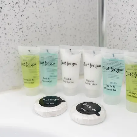 Chic 3 Bedroom With Balcony & Free Parking * Leeds (West Yorkshire)