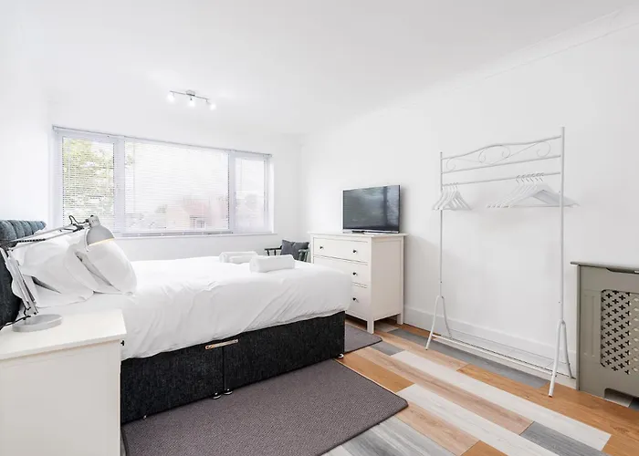 Appartement Chic 3 Bedroom With Balcony & Free Parking Leeds (West Yorkshire)