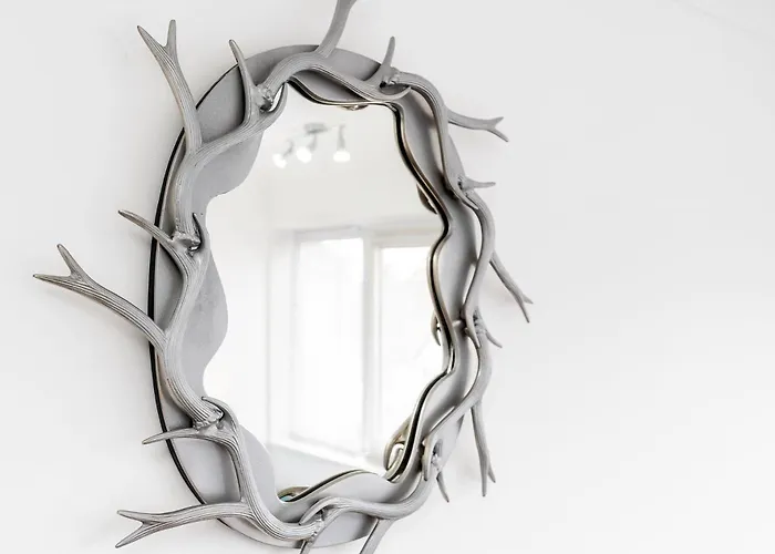 Chic 3 Bedroom With Balcony & Free Parking Appartement *