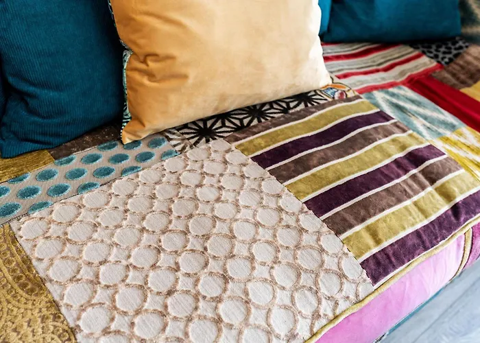 Chic 3 Bedroom With Balcony & Free Parking Appartement